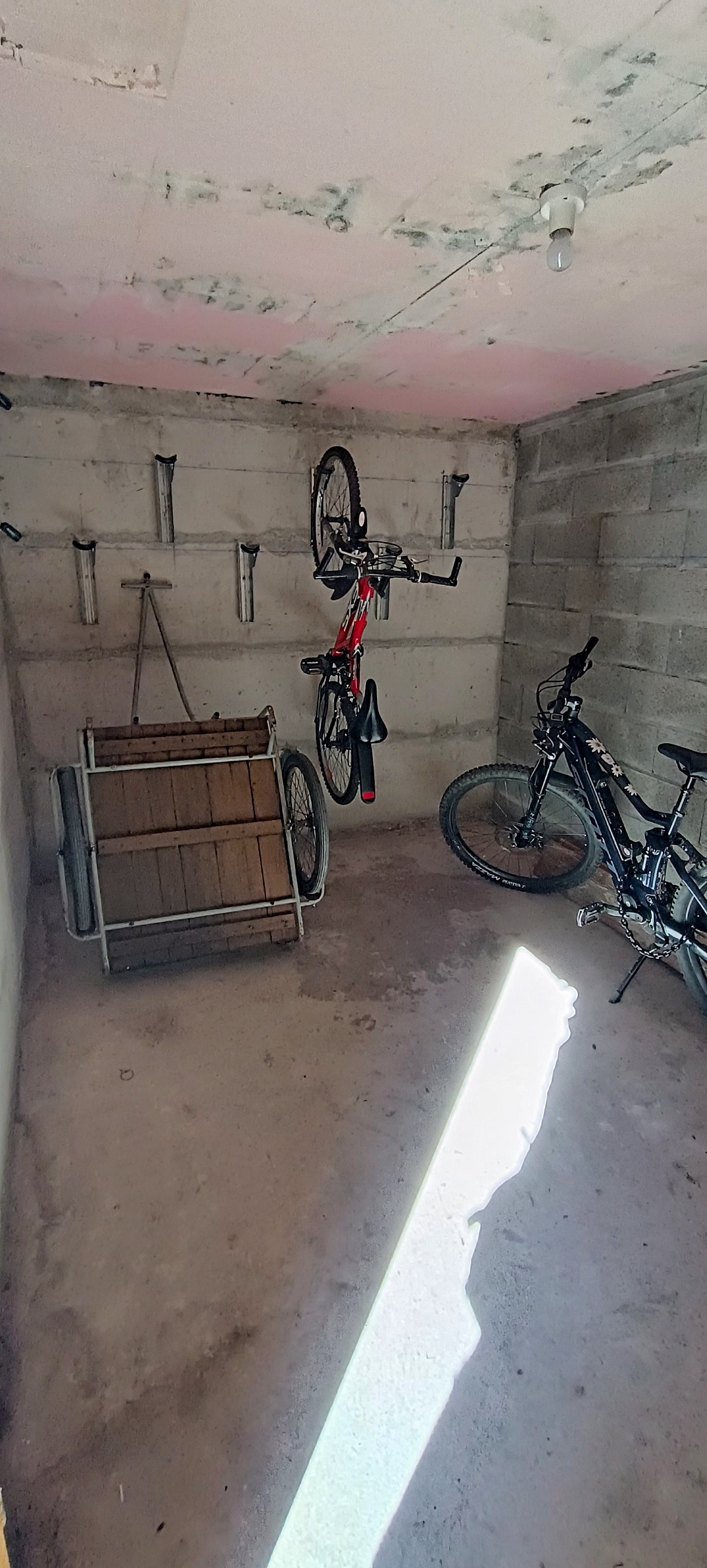 Deposito bici, trotinette, passeggini, ...
